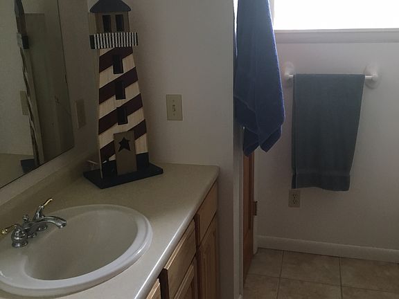 5th image of 7383 Phelps Ave