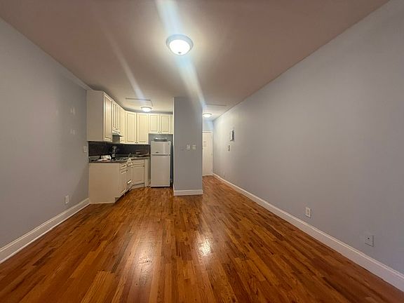 5th image of 251 E 84th St APT 4B