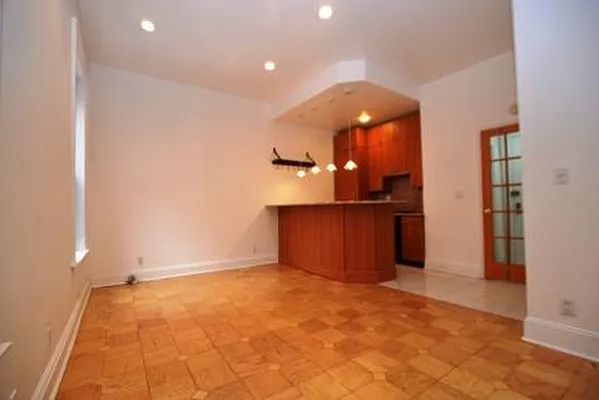 Rented by City Connections Realty | media 38