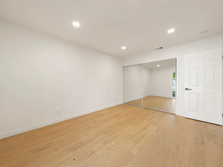 5550 E Knoll Dr — Photo 20