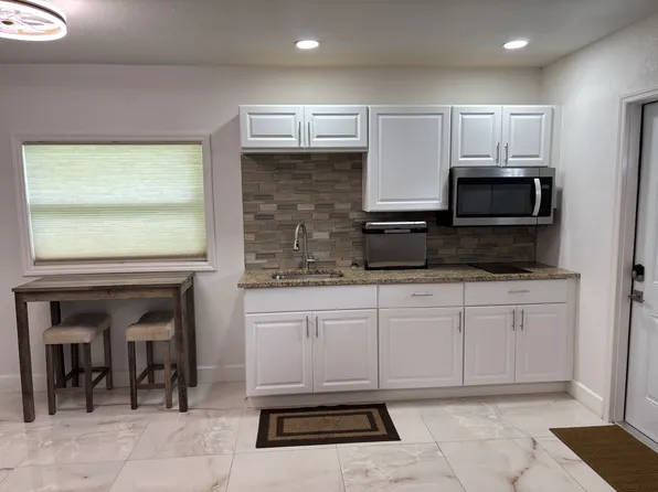 (undisclosed Address), Naples, FL 34117