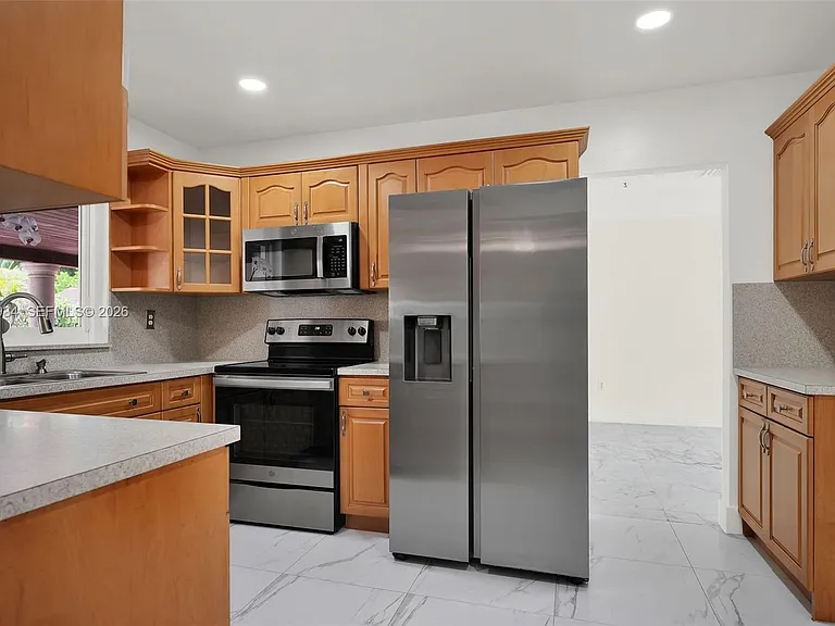 9031 SW 11th St — Photo 11