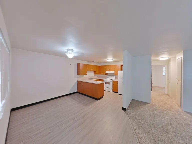 2515 Frontier Dr — Photo 3