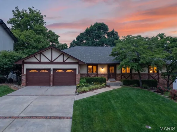 642 Woodchuck Ln, Lake Saint Louis, MO 63367