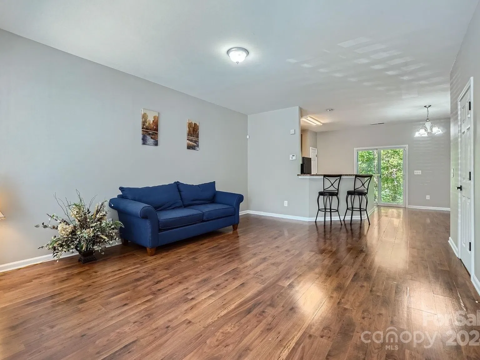 2 bed, 2.5 bath, 1232 sqft, $1,400 — Photo 4