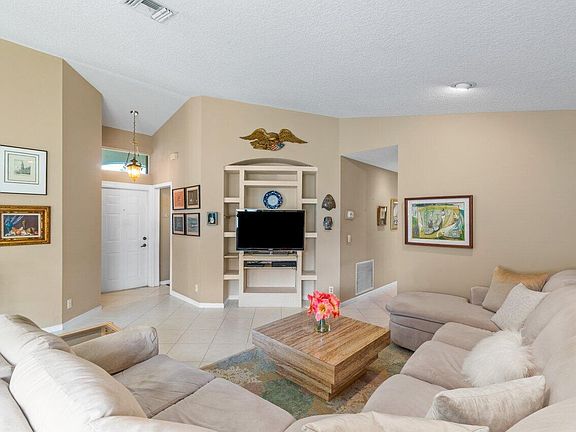 5th image of 7216 Whitfield Avenue