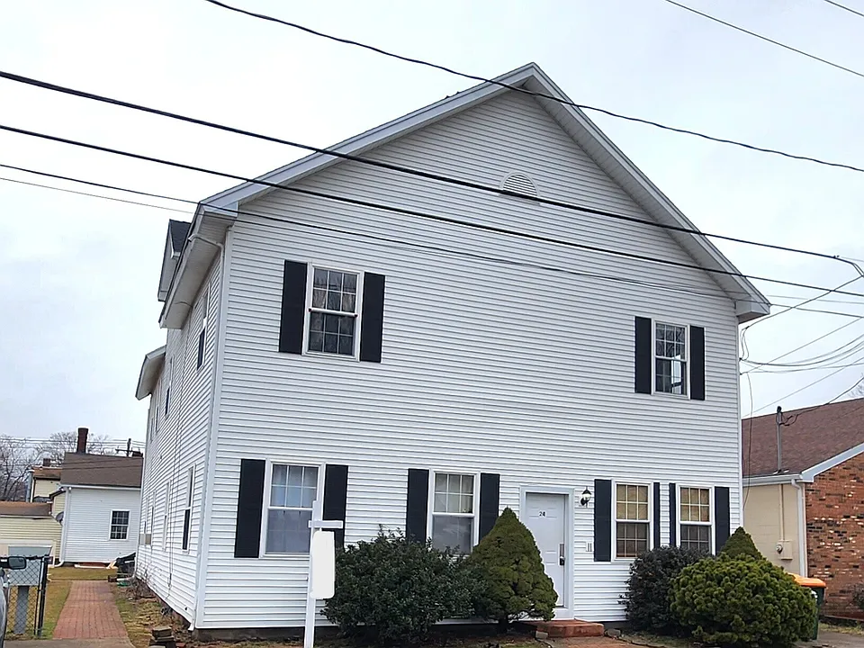 24 Meadow St #1