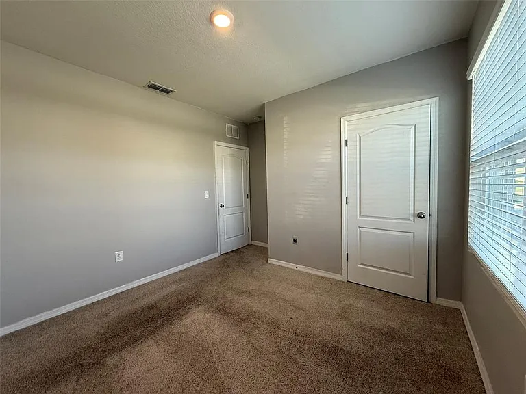 313 Sofia Ln — Photo 17