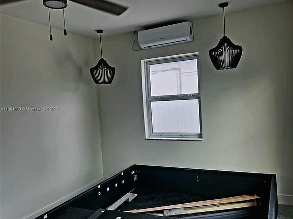 5th image of 415 E Oakland Park Blvd #1