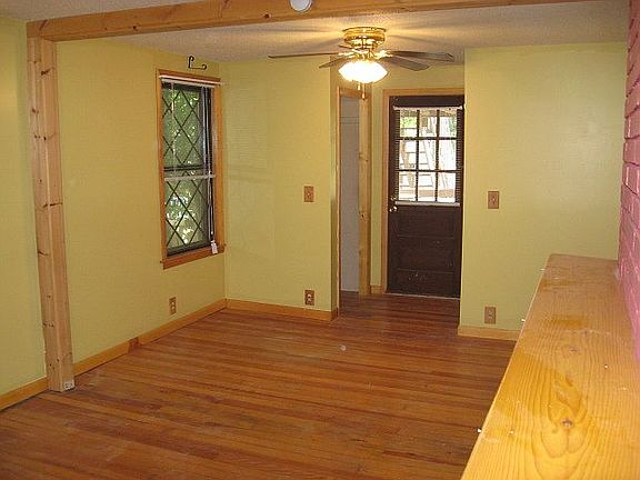 3rd image of 2 Weller Ave