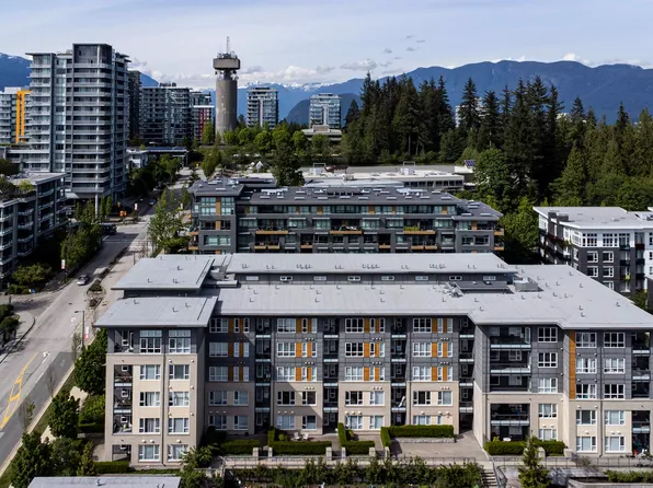 9877 University Cres #313, Burnaby, BC V5A 0E5