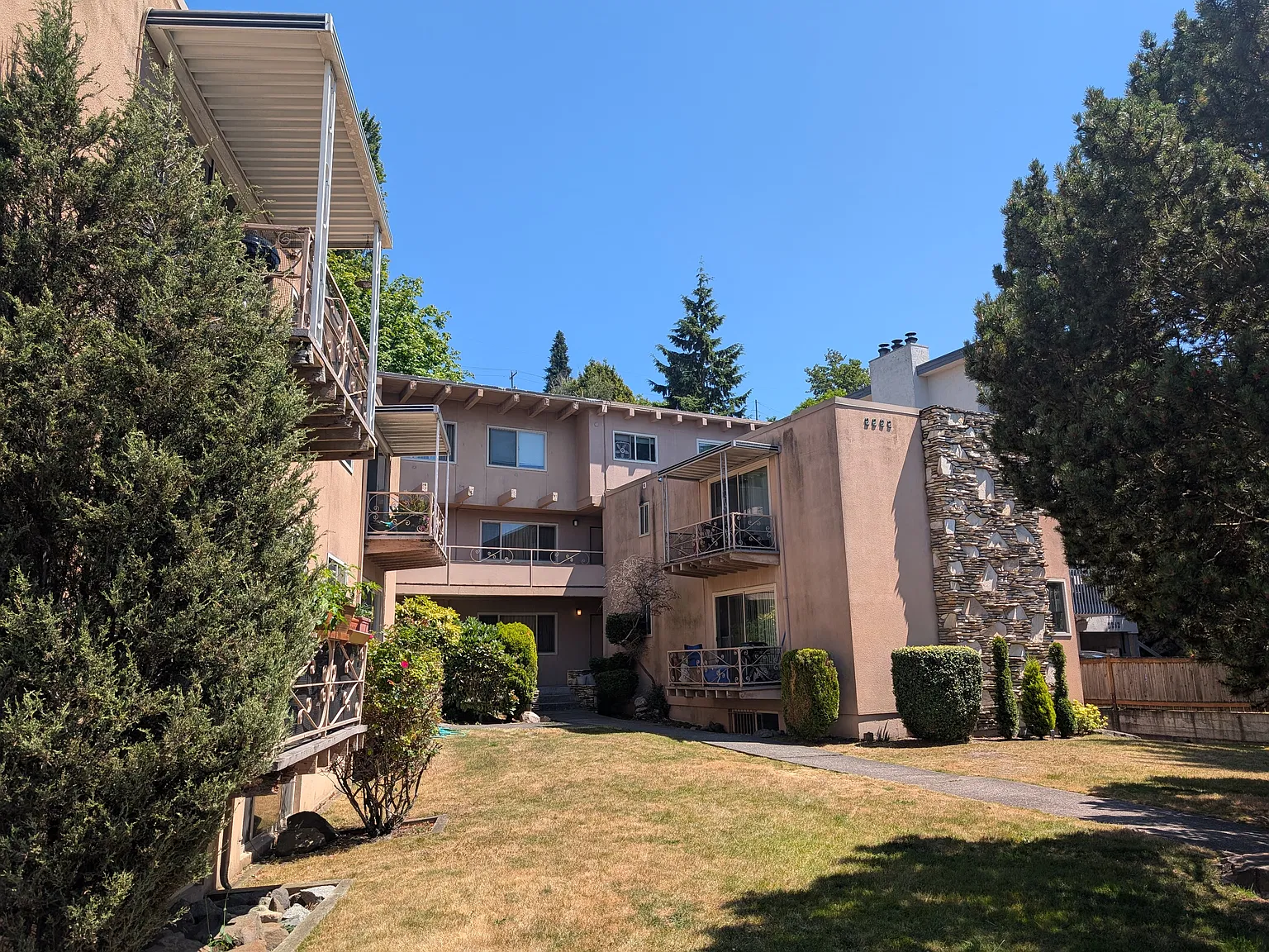 1 bed, 700 sqft, $1,850 — Photo 1