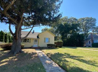 320 Wicks Rd, New Suffolk, NY 11956