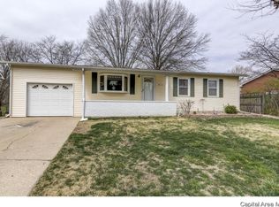 9 Lariat Dr, Springfield, IL 62702