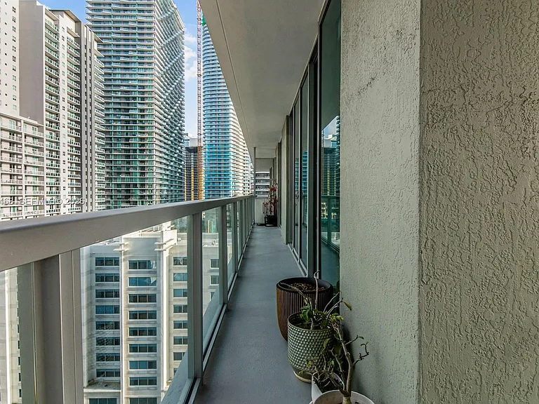 79 SW 12th St #2107 — Photo 18