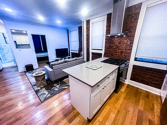 Rented by Voro New York | media 67