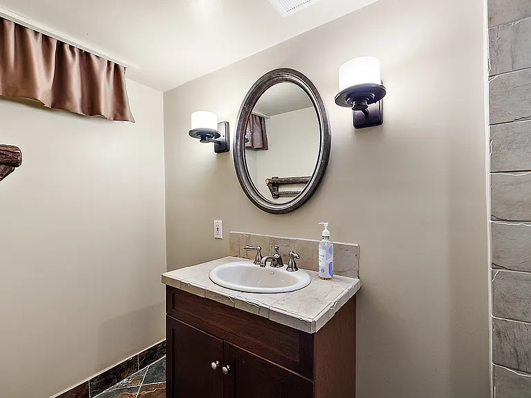 2546 Dorchester Rd — Photo 32