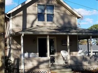 35 N Main St, Niantic, CT 06357