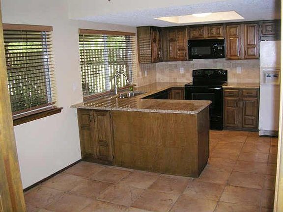 4th image of 1704 Richforest Dr