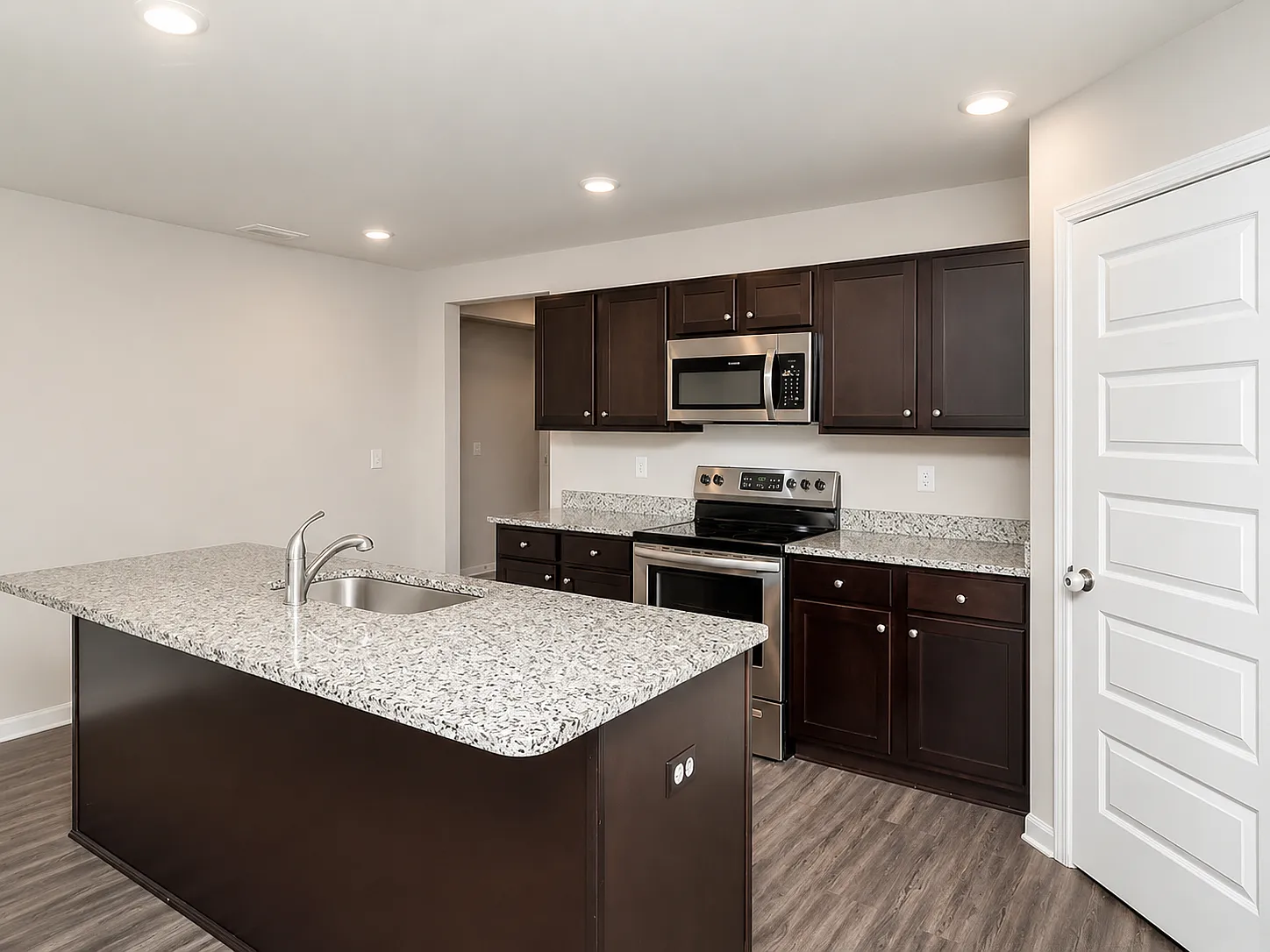 4 bed, 1791 sqft, $2,300 — Photo 3