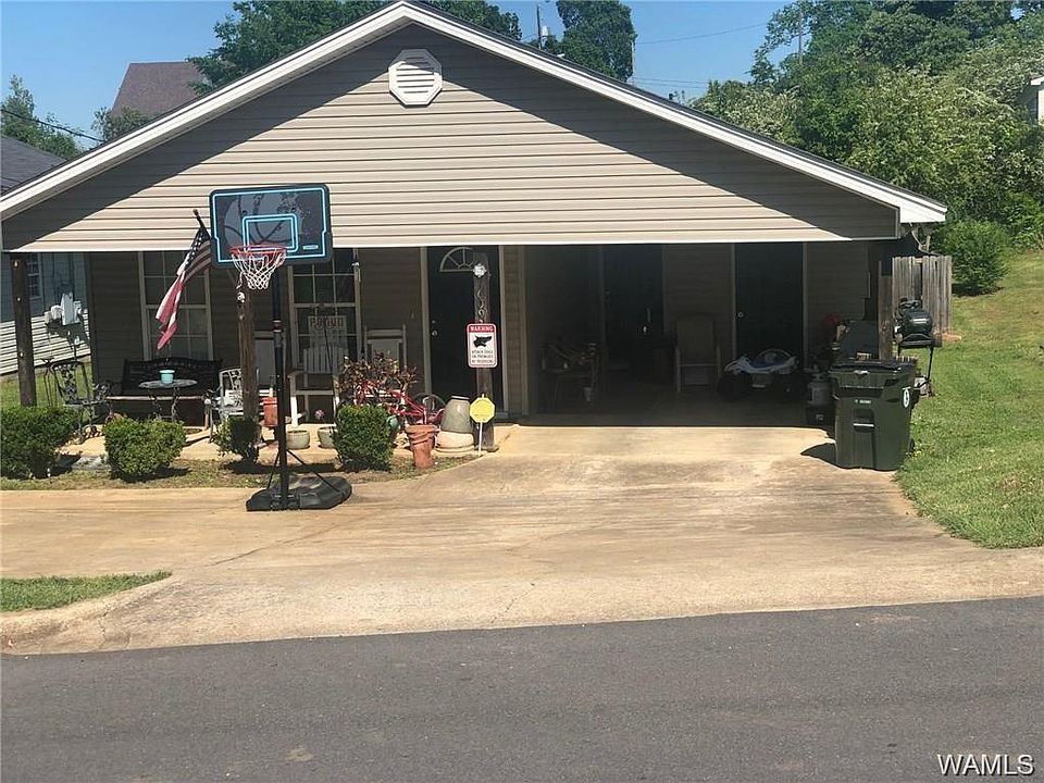2nd image of 605 32nd Ave E