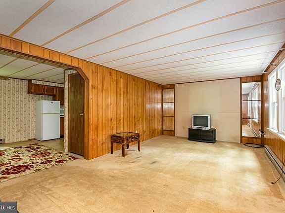 3rd image of 309 Poplar St