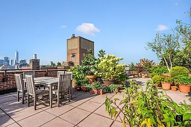 Rented by R New York