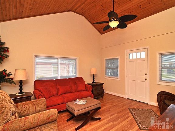 3rd image of 606 S 3rd Avenue
