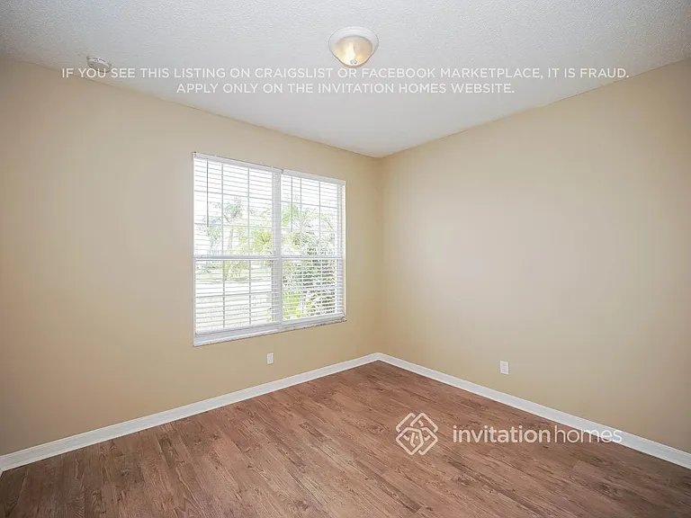 528 Wexford Dr — Photo 13