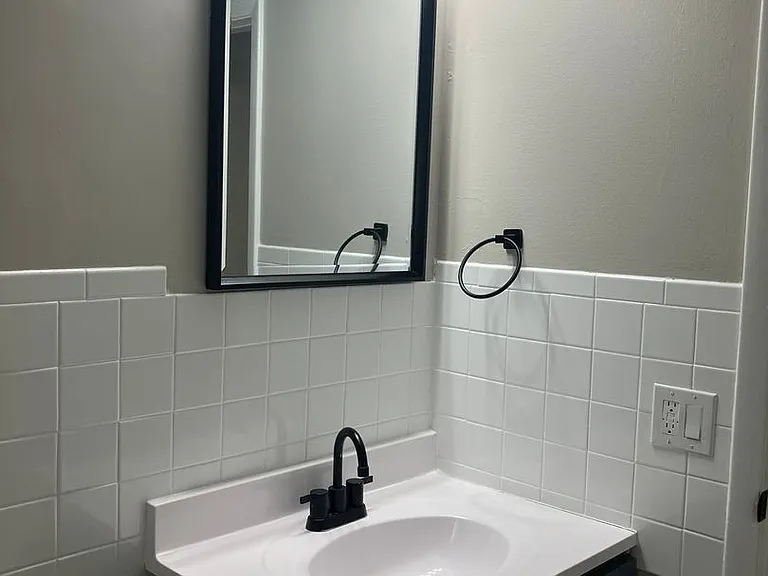 Coventry Court Townhomes — Photo 80