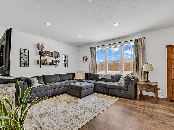 5th image of 2515 Peterson Rd