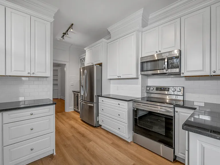 1211 Richmond Rd — Photo 21