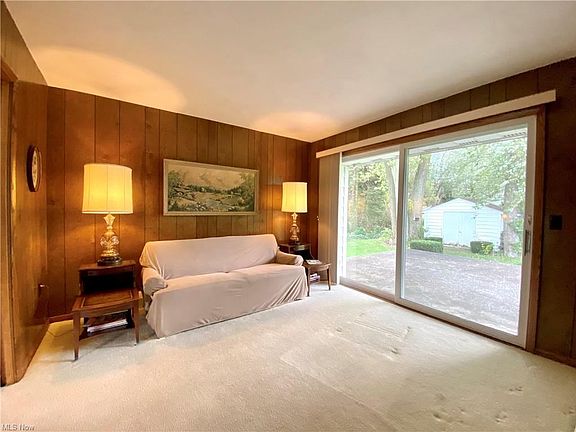 5th image of 1065 Golfview Dr