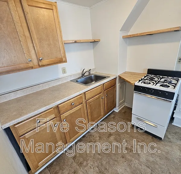 19 Grant St #7 — Photo 7