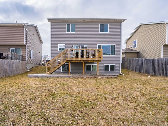 4th image of 2888 Park Pl