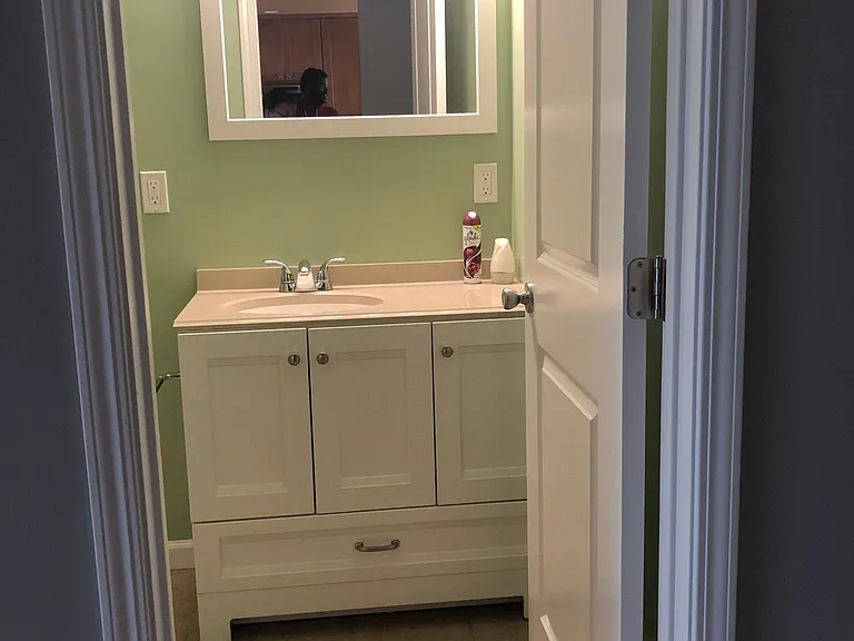 master bedroom bathroom