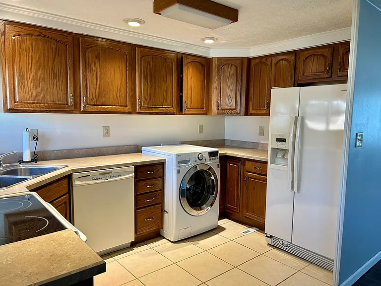 3928 Elmira Dr — Photo 8
