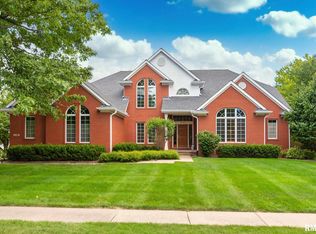 2189 Saint Andrews Cir, Bettendorf, IA