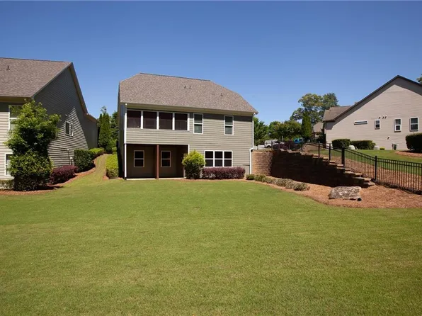 3032 SW Scarlet Oak Ln, Gainesville, GA 30504