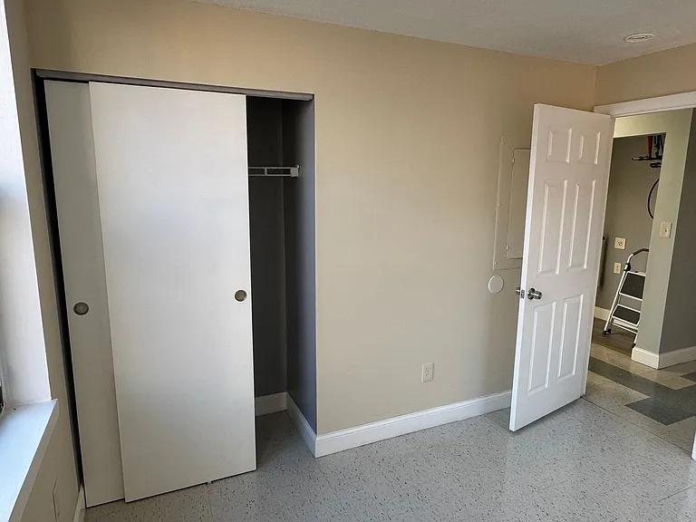 46 Amesbury St #3A — Photo 8