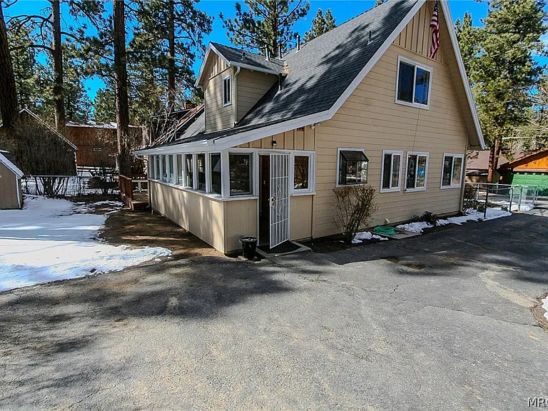 664 Barret Way — Photo 3
