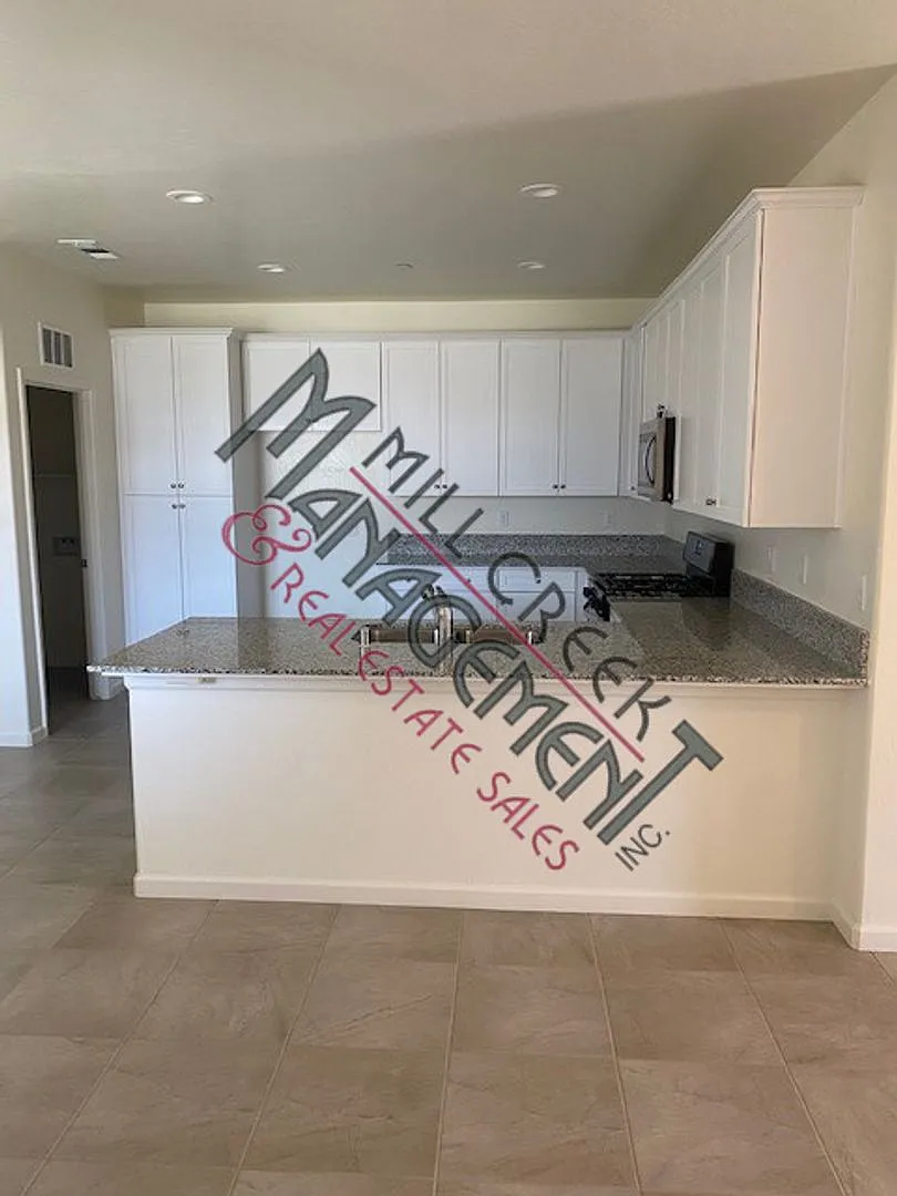 3 Bedroom 2 Bathroom Home in Arbor Gates Gated Community! — Photo 2