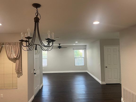 5th image of 2391 Carlene Cir