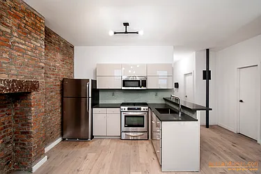 Rented by aptsandlofts.com