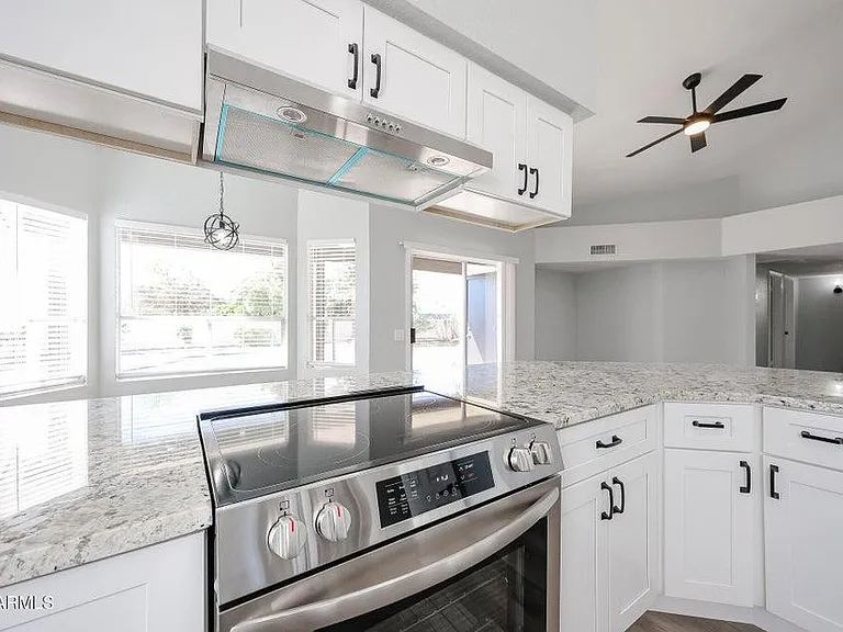 3951 E Waltann Ln — Photo 19