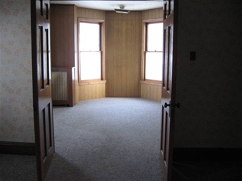 3rd image of 29 BURGOYNE Road