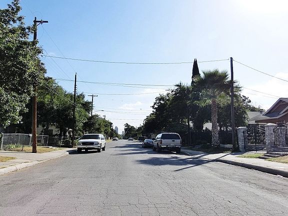 5th image of 2416 W Salinas St