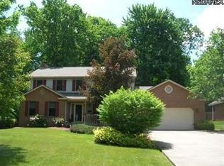 515 Melody Ln, Hubbard, OH