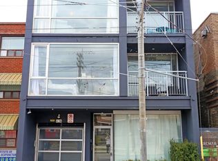 214 Bathurst St #B1, Toronto, ON M5T2R9