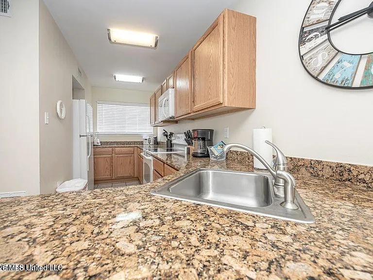 1664 Beach Blvd — Photo 4